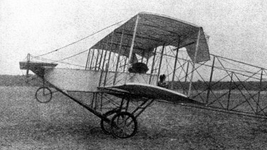 Der Doppeldecker des Luftfahrtpioniers August Euler etwa im Jahre 1911. | Bild: picture-alliance/dpa