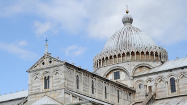 Blick auf die Fassade vom Dom in Pisa | Bild: picture-alliance/dpa