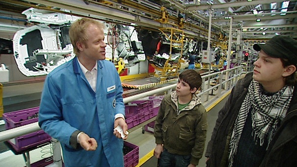 Besuch bei der Fertigungsstraße eines Automobilwerkes | Bild: BR