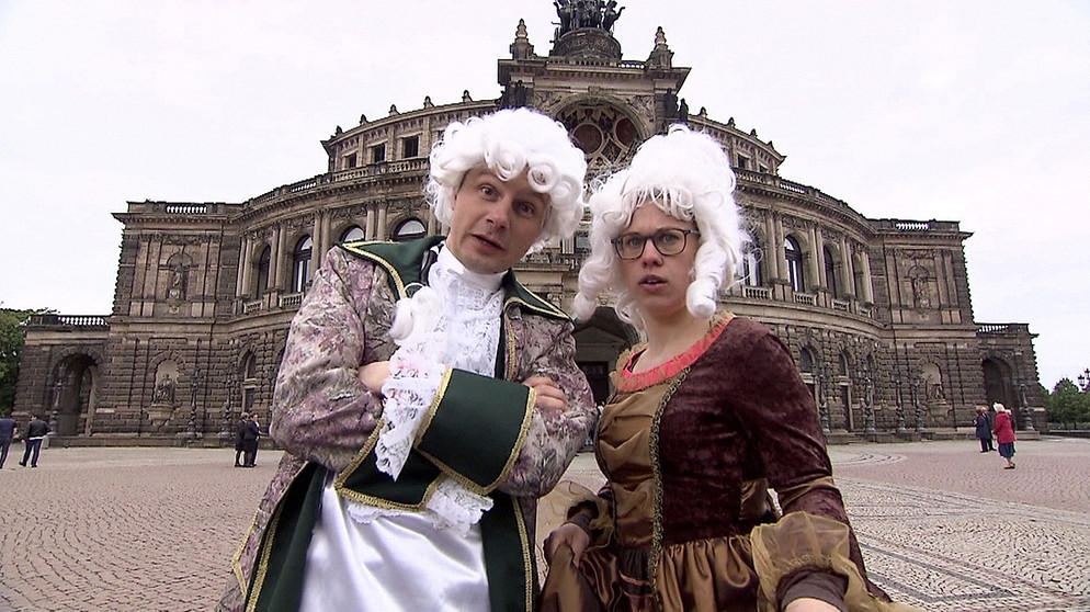 Ester und Andre vor der Semperoper in Dresden | Bild: Planet Schule