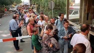 Massenflucht von DDR-Bürgern Grenzübergang Sopron | Bild: picture-alliance/dpa