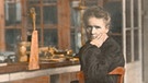 Marie Curie in ihrem Labor in Paris im Jahr 1910. Sie ist eine der bedeutendsten Wissenschaftlerinnen der Geschichte: Sie entdeckte radioaktive Elemente, war die erste Professorin Europas  und erhielt zwei Nobelpreise: für Physik und Chemie. | Bild: picture-alliance/dpa