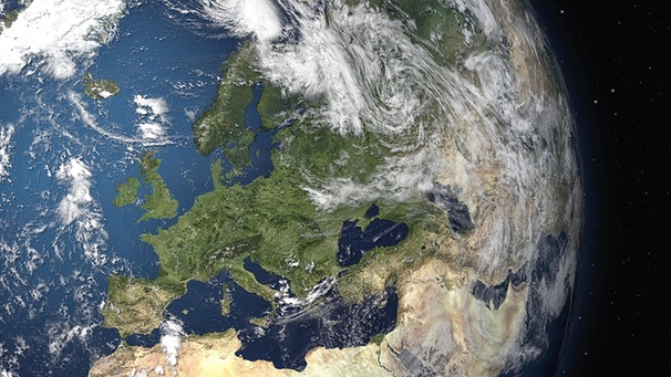 Ansicht Europas vom All aus, Europa | Bild: picture alliance / blickwinkel/McPHOTO/M. Gann