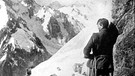 Mallory bei einer seiner Bergtouren. Welche Kleidung trug 1924 der am Mount Everest verschollene Bergsteiger George Mallory? Hier erfahrt ihr mehr über seine Ausrüstung. | Bild: picture-alliance/dpa