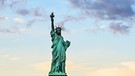 Freiheitsstatue in New York, Liberty Island. Am 28. Oktober 1886 wurde die Freiheitsstatue von New York auf Liberty Island eingeweiht. Was ihr noch nicht über Lady Liberty wusstet. | Bild: dpa/Bildagentur online