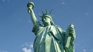 Nachbildung der Freiheitsstatue in Colmar. Am 28. Oktober 1886 wurde die Freiheitsstatue von New York auf Liberty Island eingeweiht. Wir haben für euch spannende Fakten zu Lady Liberty gesammelt.  | Bild: G. Wurth/OT Colmar/dpa