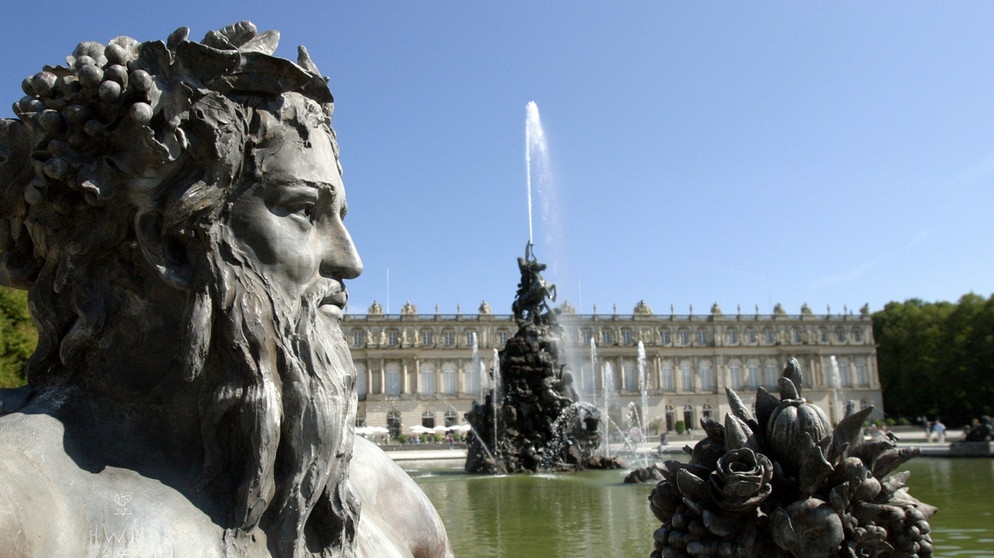 Schlossansichten von Versailles und Herrenchiemsee | Bild: picture-alliance/dpa