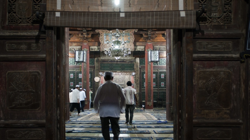 Die große Moschee von Xi'an, China. Auf der antiken Seidenstraße ließen sich arabische Händler nieder, um die Strapazen des Handels zu reduzieren. Die alte Seidenstraße war früher der wichtigste Handelsweg zwischen Europa und China. An der Neuen Seidenstraße ist auch der Duisburger Hafen angeschlossen. | Bild: picture-alliance/dpa