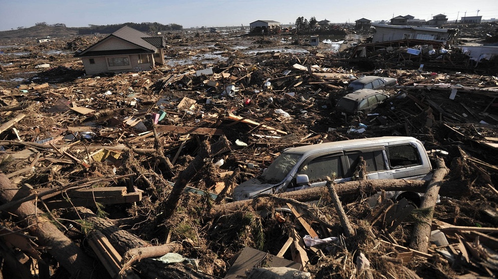 Tsunami In Japan: Unfassbare Zerstörungskraft | Naturgewalten | Natur ...