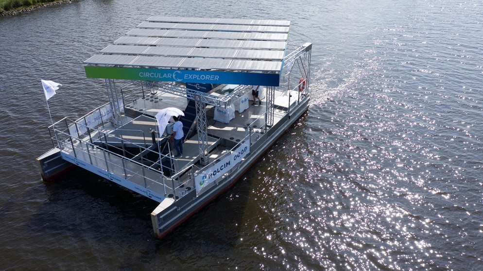 Der Solarstrom-getriebene Katamaran "Circular Explorer". Die neueste und modernste Waffe im Kampf gegen den Plastikmüll. | Bild: dpa-Bildfunk/Holcim/One Earth - One Ocean