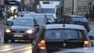 Stau und Verkehrslärm in Müchen. | Bild: picture alliance/dpa/Peter Kneffel