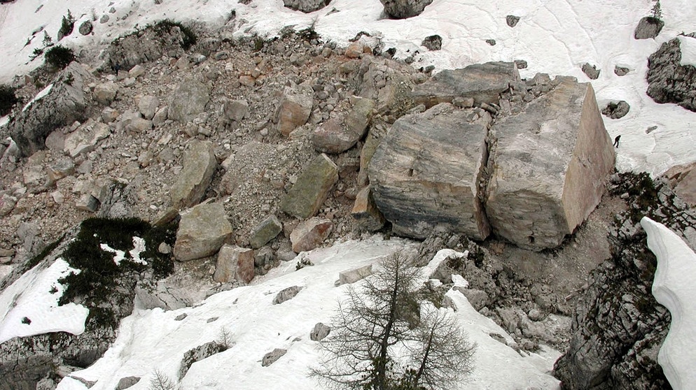 Poröses Gestein in den Dolomiten | Bild: picture-alliance/dpa