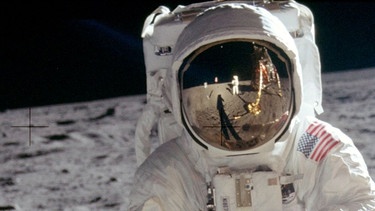 Erste Mondlandung: Kleiner Schritt Von Neil Armstrong Schreibt ...