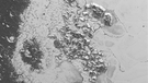 Bergkette auf Pluto, New Horizons, 14.07.2015 | Bild: NASA/JHUAPL/SWRI