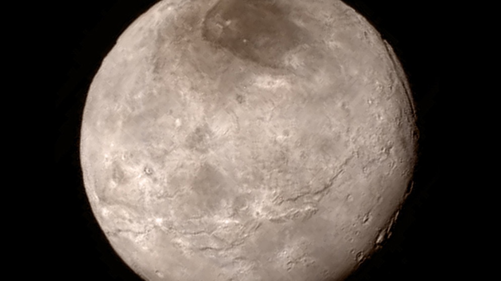 Nahaufnahme von Pluto-Mond Charon | Bild: NASA/JHUAPL/SwRI 