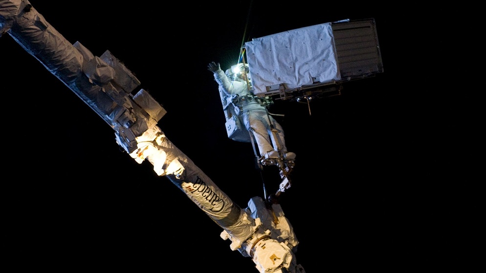 der deutsche Astronaut Alexander Gerst beim Spacewalk auf der Internationalen Raumstation ISS | Bild: ESA/NASA