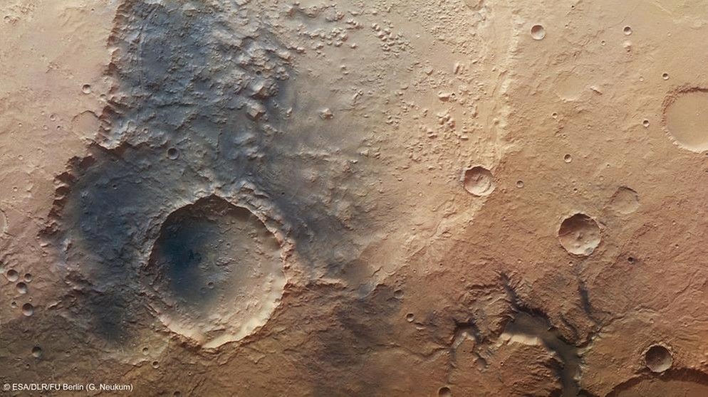 Westrand des Palos-Kraters in Hesperia Planum | Bild: ESA/DLRFU Berlin (G. Neukum)