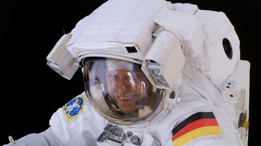 Der deutsche Astronaut Thomas Reiter bei einem Außeneinsatz an der Internationalen Raumstation ISS | Bild: ESA