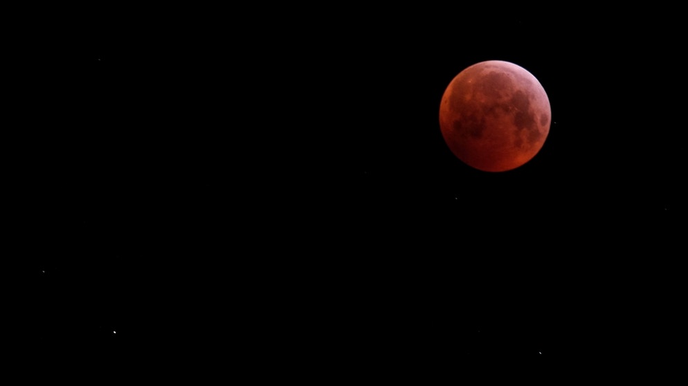 Der Blutmond vom 21.1.2019 aufgenommen von Kerstin Göthel am Torfhaus im Harz. | Bild: Kerstin Göthel