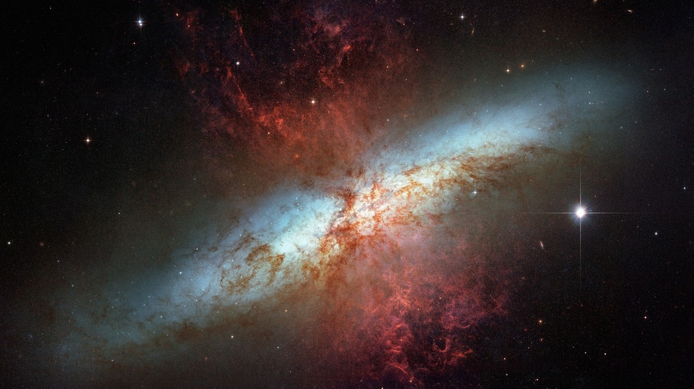 Die Zigarrengalaxie, Messier-Objekt M82, im Sternbild Großer Bär (Großer Wagen), aufgenommen vom Weltraumteleskop Hubble | Bild: NASA, ESA and the Hubble Heritage Team (STScI/AURA)