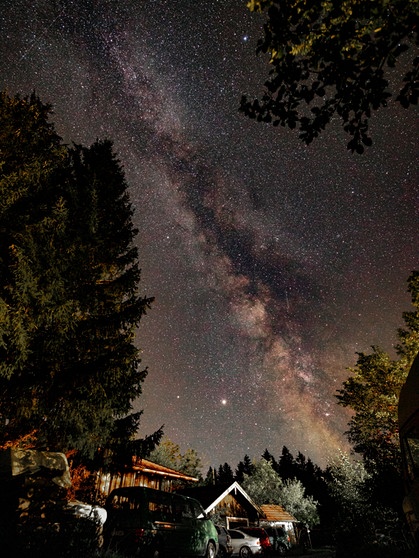 Milchstraße über Siegsdorf im Chiemgau.  | Bild: Thomas und Helene Mayer