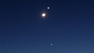 Mond zwischen Venus (oben) und Jupiter (unten) am 26 März 2012 | Bild: Klaus Stürmer