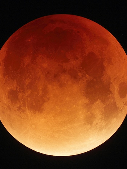 Totale Mondfinsternis in Graben (Lechfeld), Landkreis Augsburg | Bild: Dieter Küspert