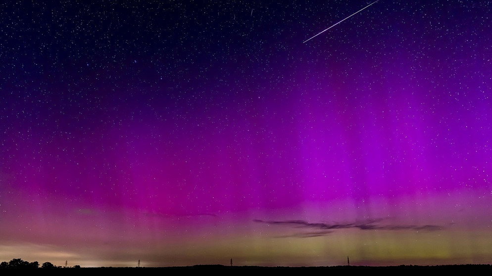 Polarlichter mit Sternschnuppen, fotografiert am 12. August 2024 von Jennifer Becker aus Dessau. | Bild: Jennifer Becker