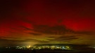 Am 10. Oktober 2024 waren - wo der Himmel klar war - in Deutschland Polarlichter zu sehen. 2024 gibt es besonders häufig Nordlichter, da die Sonne gerade an ihrem Aktivitätsmaximum ist. Alexander Preyer hat sie über Hammelburg in Unterfranken fotografiert. | Bild: Alexander Preyer