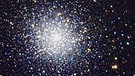 Der Kugelsternhaufen Messier 13 im Sternbild Herkules, auch Herkuleshaufen genannt, fotografiert von Werner Lumpe. | Bild: Werner Lumpe