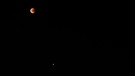 Die rote Mondfinsternis und der Mars.  | Bild: Uli Kruse