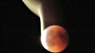 Blutmond während der totalen Mondfinsternis am 27. Juli 2018 über Hannover, aufgenommen von Inge Schubert | Bild: Inge Schubert