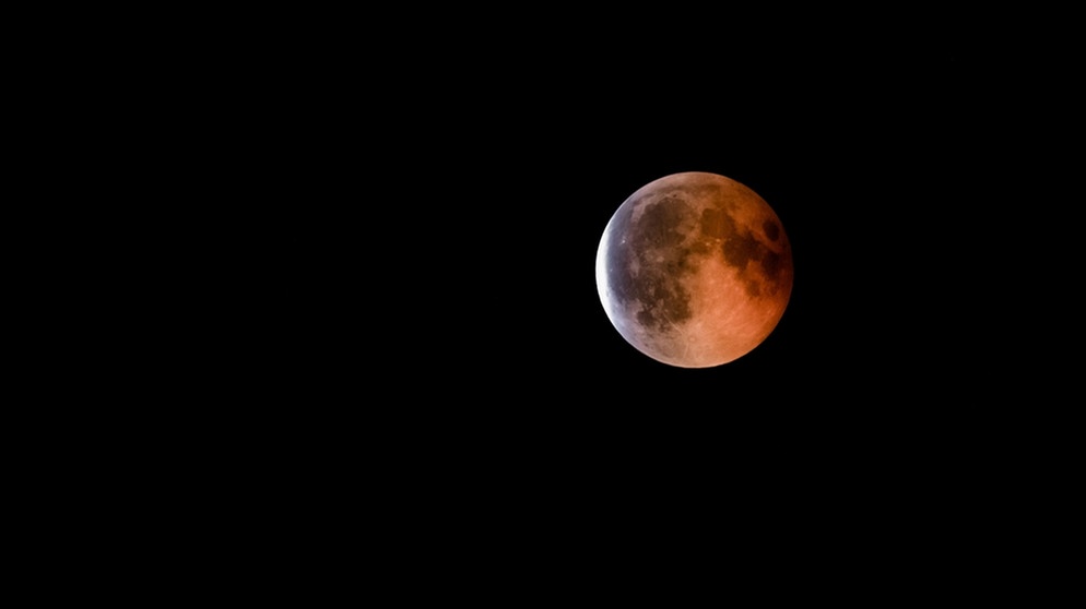 Blutmond während der totalen Mondfinsternis am 27. Juli 2018, aufgenommen über Bad Aibling von Sebastian Herold | Bild: Sebastian Herold