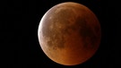 Blutmond während der totalen Mondfinsternis am 27. Juli 2018 über Südwestfrankreich von Helmut Eichler | Bild: Helmut Eichler