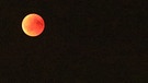 Blutmond und Mars während der totalen Mondfinsternis am 27. Juli 2018 über Wertingen von Winfried Heppner | Bild: Winfried Heppner