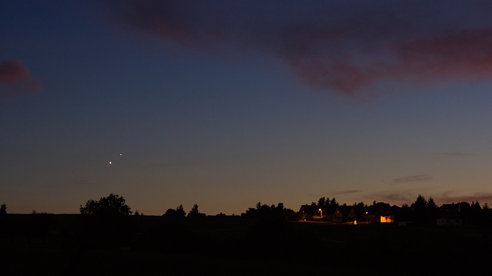 Venus und Jupiter am 01.07.2015 über der Zechelshöhe bei Freital in Sachsen | Bild: BR, Heiko Ulbricht